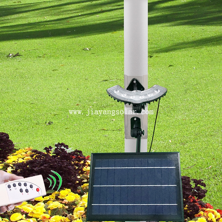 Solar Flagpole Light